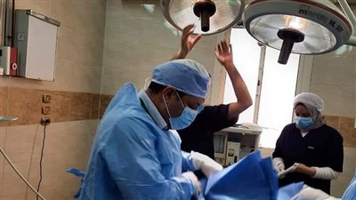 وكيل صحة المنوفية يقود فريق جراحي للقضاء على قوائم الانتظار بمستشفى منوف العام 