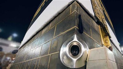 عالم أزهري: الحجر الأسود الافتراضي ليس من السنة.. ورؤيته وسيلة لتصبير القلب