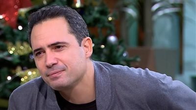 ظافر العابدين: غسلت مواعين في إنجلترا.. ومكنش معايا فلوس أجيب تذكرة باص | فيديو جراف