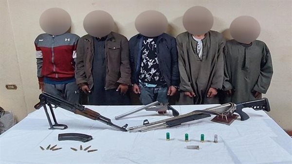 مرتكبو الواقعة وبحوزتهم