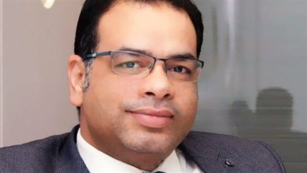 عبد العزيز آدم