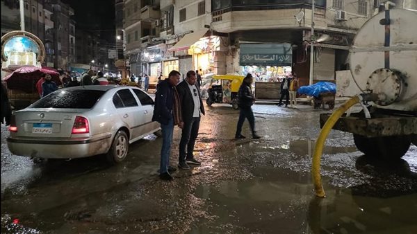 عمليات شفط مياه الشوارع