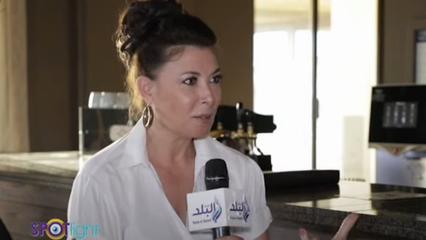 الفنانة أنوشكا