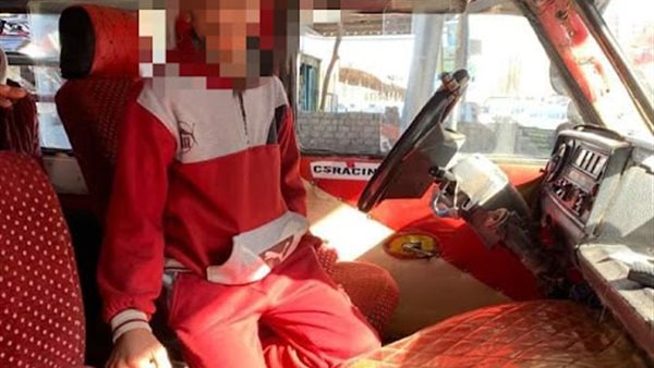 الطفل أثناء قيادته