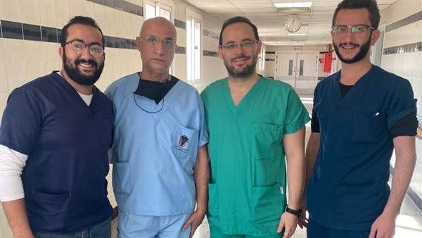 الفريق الطبي بمستشفى