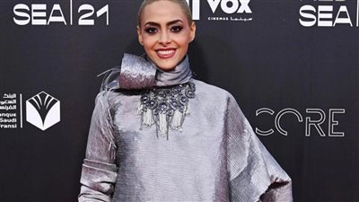 مش بقلد شيرين عبد الوهاب.. الفنانة السعودية أضوى فهد توضح سبب إزالة شعرها 