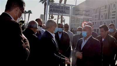 مصطفى ألهم ووزير النقل يبحثان نسب تنفيذ محور شمال الأقصر