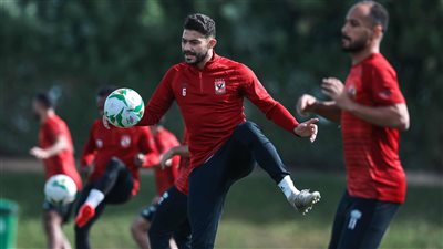 استعدادًا لـ الرجاء المغربي.. الأهلي يختتم مرانه الأول في الدوحة | فيديو