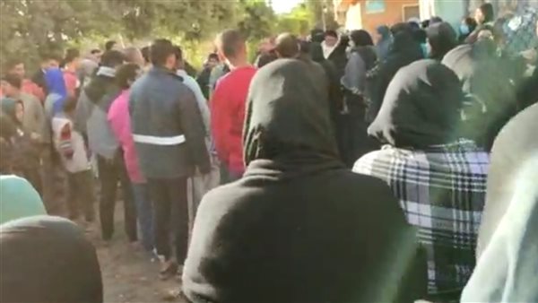 انهيار والدة وشقيقة