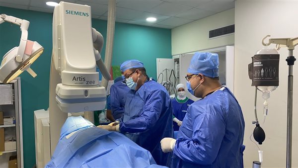 زراعة منظم قلب لمريض