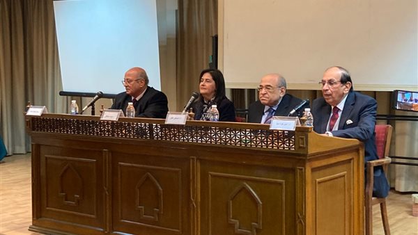 جانب من الندوة 