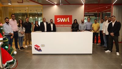 وزيرة الهجرة  تزور المصريين  في مؤسسة سويفل بالإمارات: ما حققوه من نجاح دولي يمثل فخر لنا