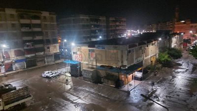 نوة الفيضة الصغرى تصل بورسعيد.. أمطار غزيرة وانتظام الدراسة | صور وفيديو