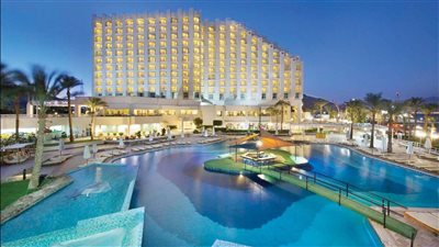 اتفاقية تعاون لإتاحة خدمات الاتصالات لـ348 فندقًا وقرية سياحية