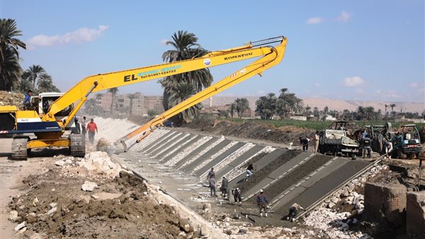 تبطين ترعة الجزيرة