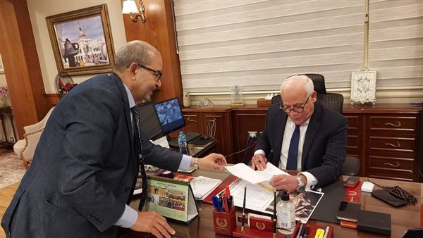 محافظ بورسعيد 