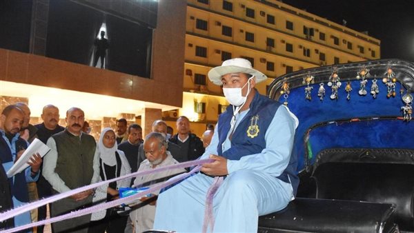 محا٥ظ أسوان مع سائقي