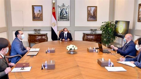 السيسي بصحبة بعض