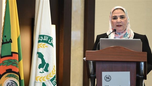 نيفين القباج وزيرة