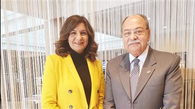 وزيرة الهجرة تهنئ عالم مصري لإطلاق اسمه على مركز علمي بإحدى الجامعات الأمريكية