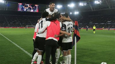 ريمونتادا.. فالنسيا يفوز أمام ليفانتي برباعية في الدوري الإسباني