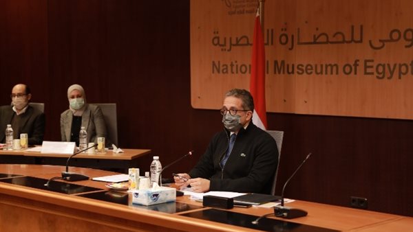 وزير السياحة والآثار