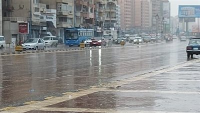 سقوط متواصل للأمطار بالإسكندرية وغرق طريق الكورنيش بسيدي بشر | بث مباشر