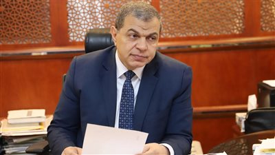 الملحق العمالي بالإمارات: عدم السماح للموظفين غير المطعمين بالدخول لمقر العمل من الغد