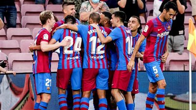 داني ألفيس على رأس قائمة برشلونة لمواجهة ليناريس في كأس الملك