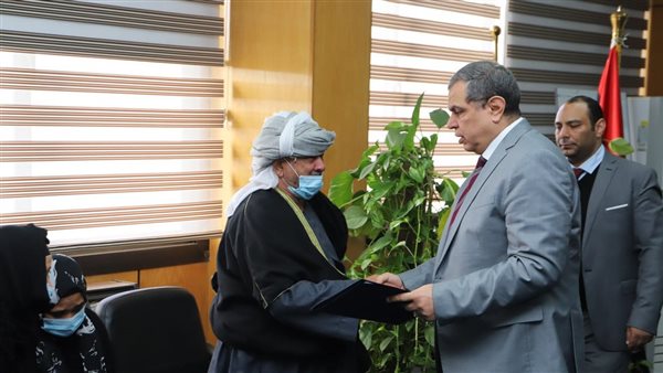 وزير القوى العاملة