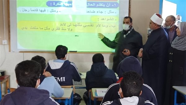 رئيس قطاع المعاهد