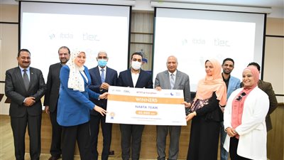 تكريم فرق ماراثون ابتكار بجامعة جنوب الوادي