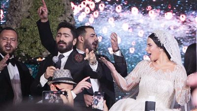 غرباء يحضرون حفل زفاف ابنة ماجد المصري.. ووالدتها تعلق: أشكال غريبة اندست بين المعازيم
