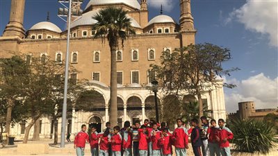 السياحة تنظم رحلات توعوية للأطفال وطلاب المدارس | صور