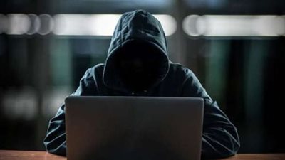 ضبط متهم بإدارة شبكة لتوزيع خدمات الإنترنت دون ترخيص في القاهرة