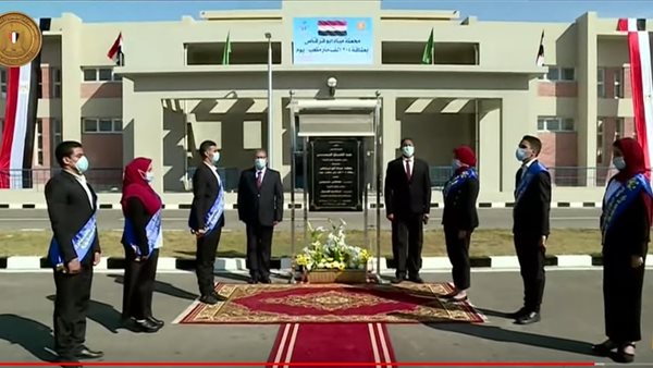 السيسي يفتتح محطة