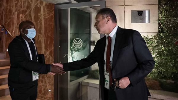 الخطيب يصافح موسيماني