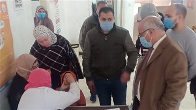 وكيل صحة بالغربية يتفقد مراكز تطعيم المواطنين بلقاح كورونا