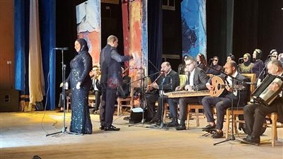 فتاة من قادرون باختلاف تقدم فقرة غنائية في احتفالات بورسعيد | فيديو 