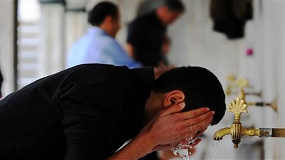 مبطلات المسح على الخفين.. 3 أمور مهمة منها خلع الجورب 