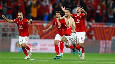 هل ينجو الأهلي من لعنة التتويج الإفريقي أمام فيوتشر؟