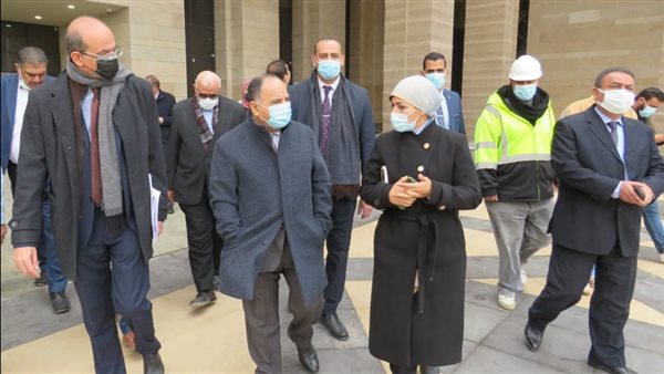 وزير المالية في جولة