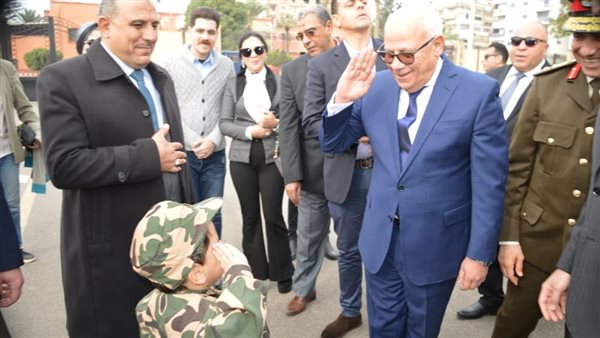 محافظ بورسعيد يؤدي