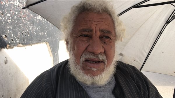 مسن يبيع مناديل بالدقهلية