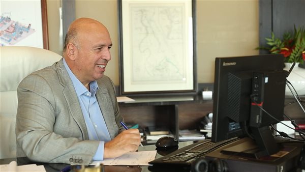 الدكتور أحمد هيكل