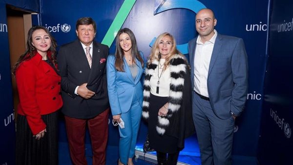 دنيا سمير غانم مع