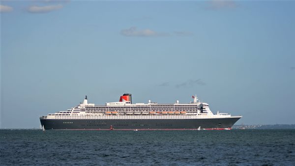 سفينة سياحية