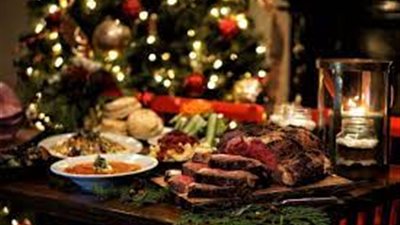 من الأسماك الإيطالية إلى قشر البرتقال السويدي.. أغرب أكلات الكريسماس حول العالم