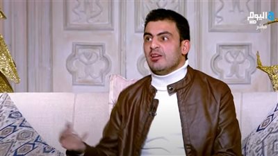 محمد عزمي يهاجم المخرج محمد أسامة بسبب مسلسل أيام | فيديو