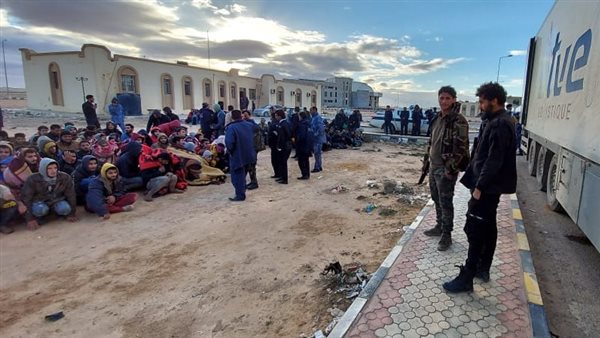 تحرير 1300 مصري في